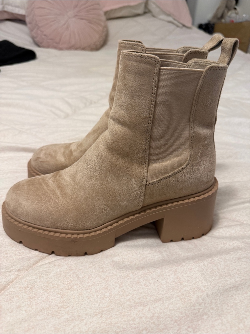 Madden girl Chunky Chelsea Boot